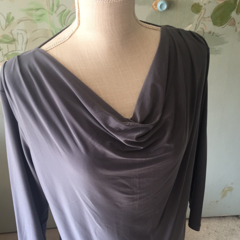 NWT ROZ & ALI gray sz L 90% POLYESTER 5% SPANDEX, nice flow material.